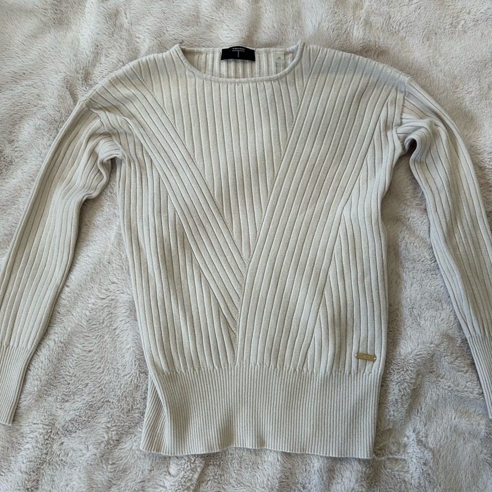 Tahari Cream Ribbed Crew Neck Sweater